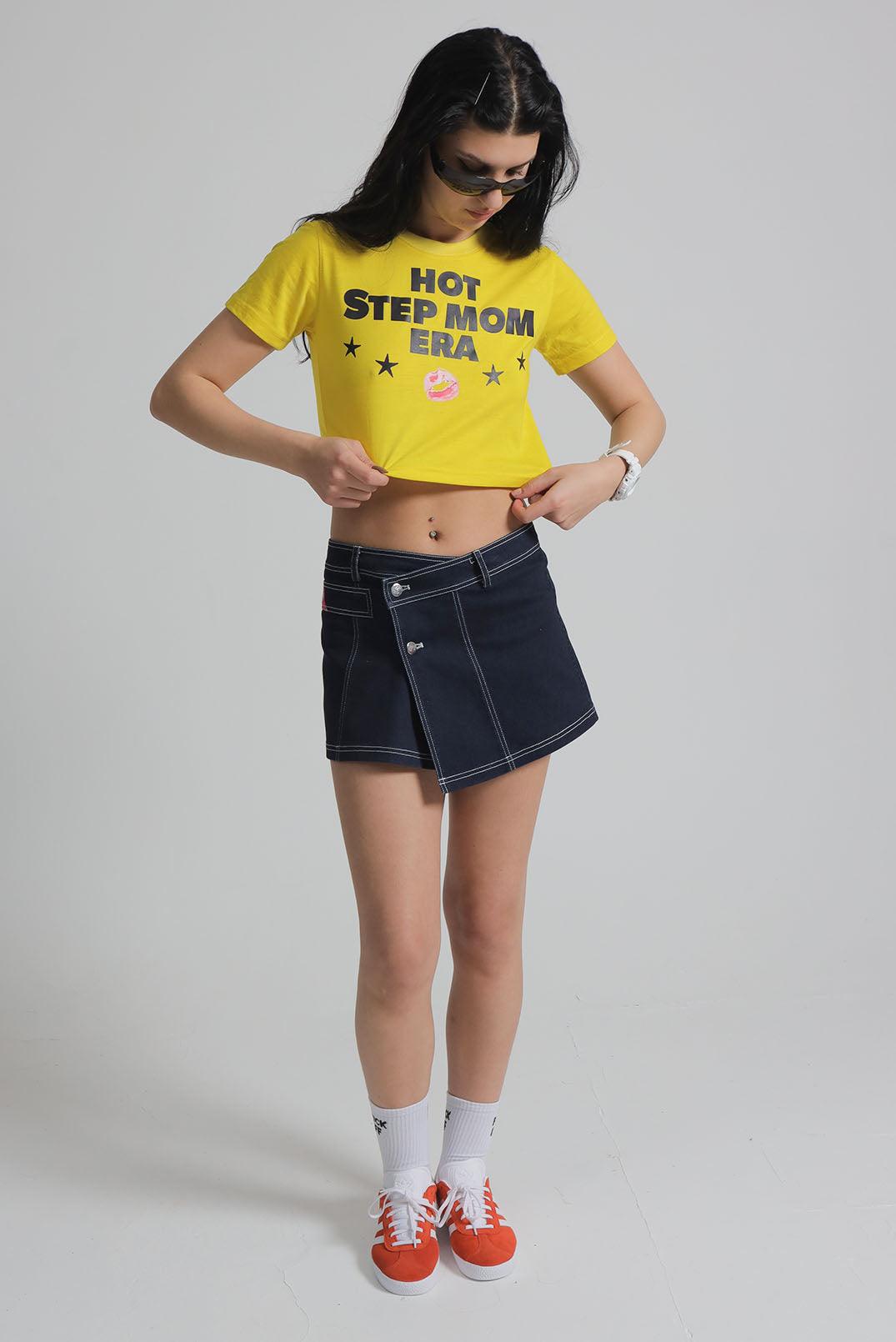 y2k Hot Step Mom - Mum era graphic printed vintage retro inspired yellow cropped fitted baby tee t-shirt